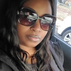 Meet your Posher, Rene